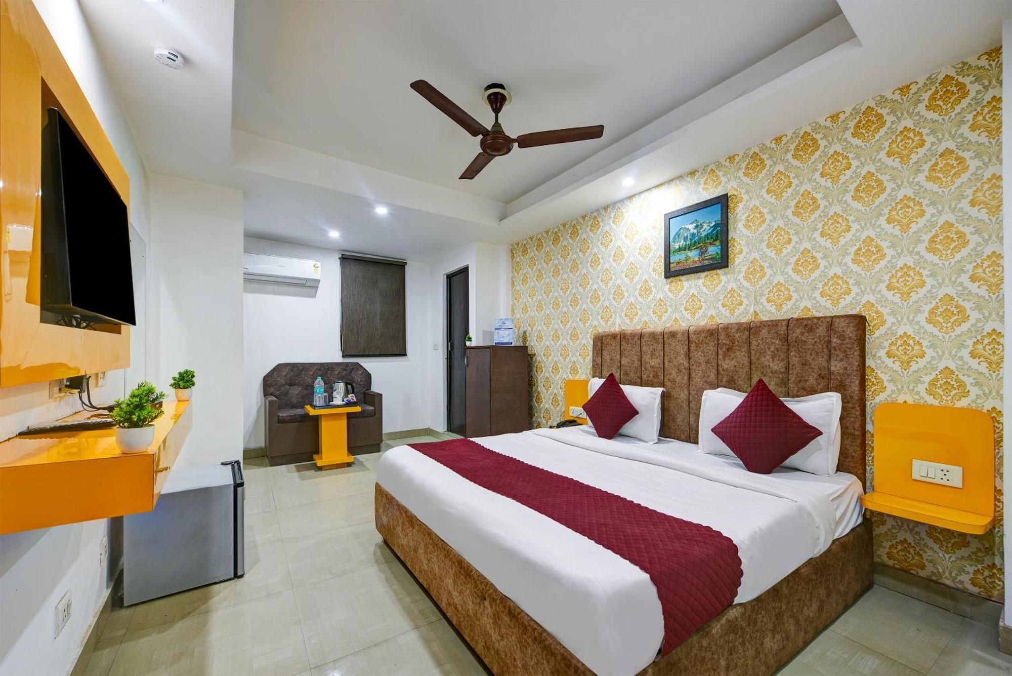 Hotel Kelvish Free Airport Pickup New Delhi Exterior photo